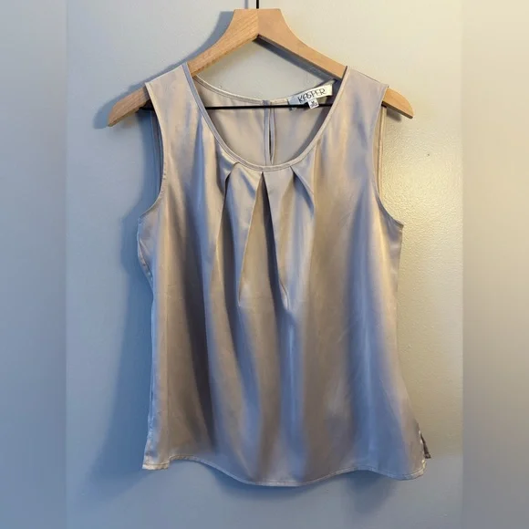 Kasper Sleeveless Pleated Blouse - Picture 2 of 4